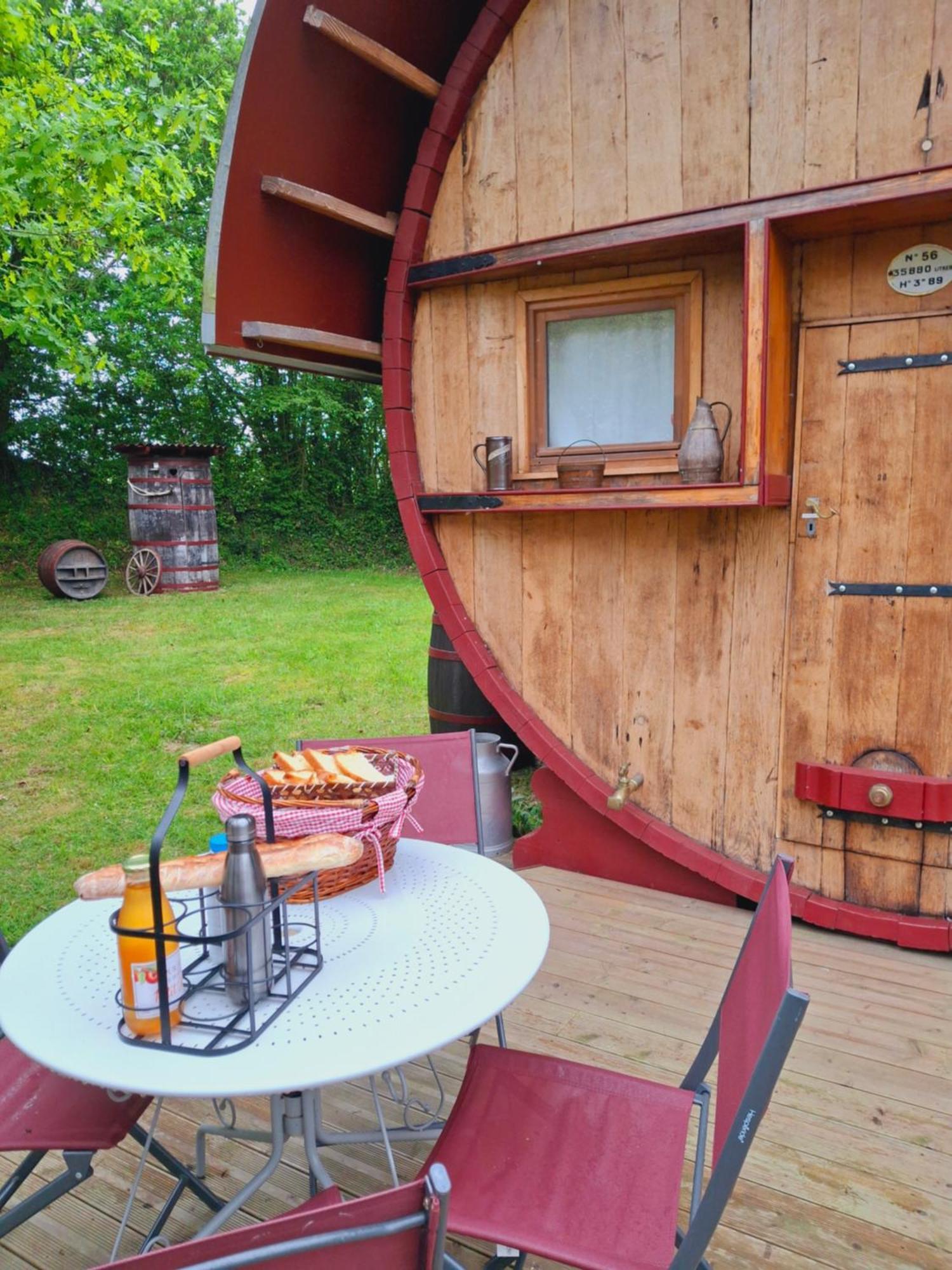 Vila L'Authentique Tonneau A Cidre D'Emma Litteau Exteriér fotografie